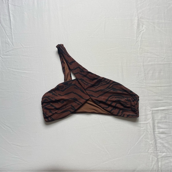 WeWoreWhat Bikini Set - Picture 2 of 4